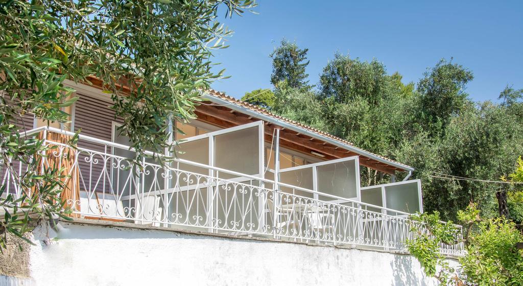 Ferienwohnung Spiti Kritikos Benitses  Exterior foto