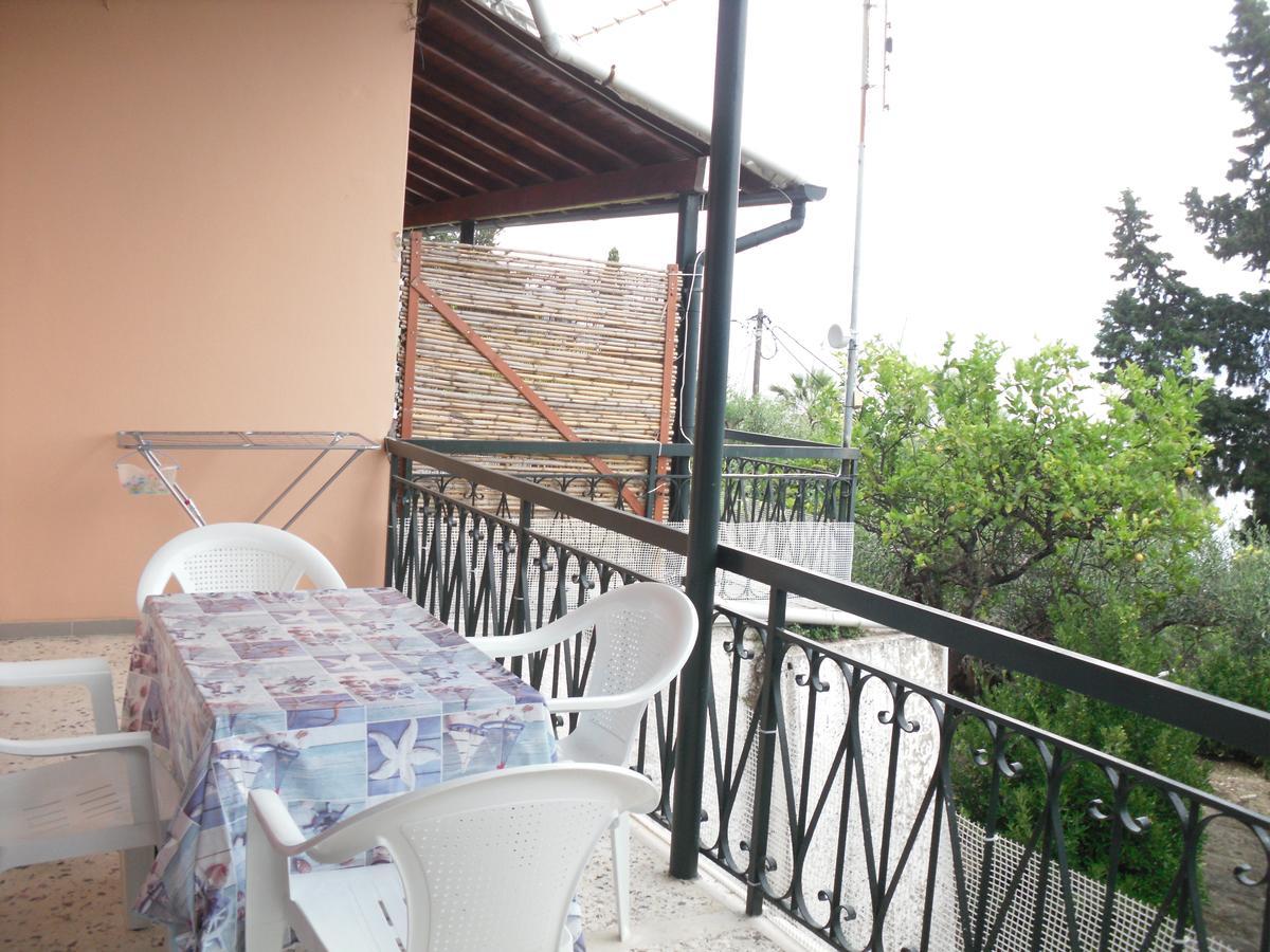 Ferienwohnung Spiti Kritikos Benitses  Exterior foto